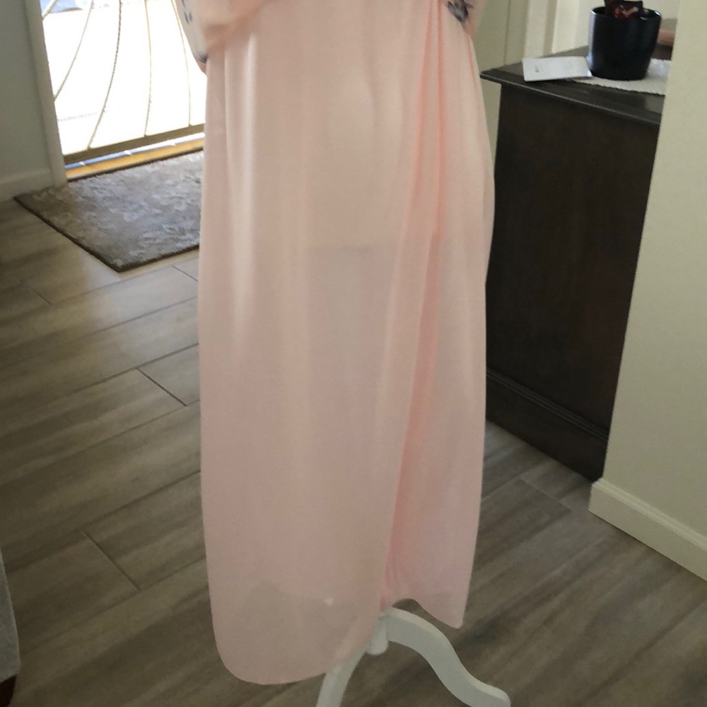 Beautiful chiffon pale pink w/ black& gray flowers - Picture 4 of 7